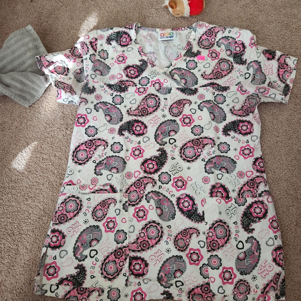 Scrub top